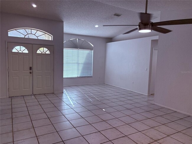 Building Photo - 7330 Fairwood Ave