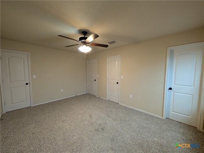 Building Photo - 669 Creekside Cir