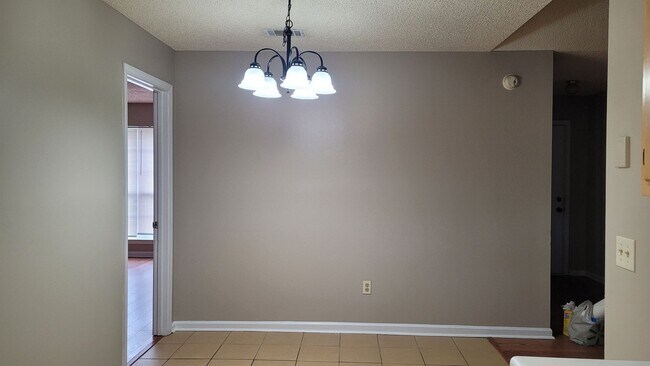Building Photo - 2710 Java Ct