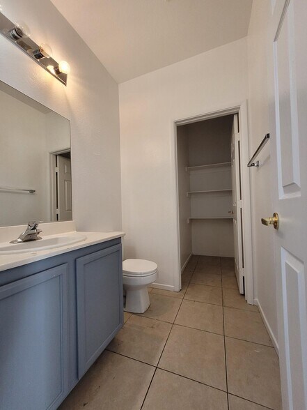 Building Photo - 5926 Silver Trace Ct