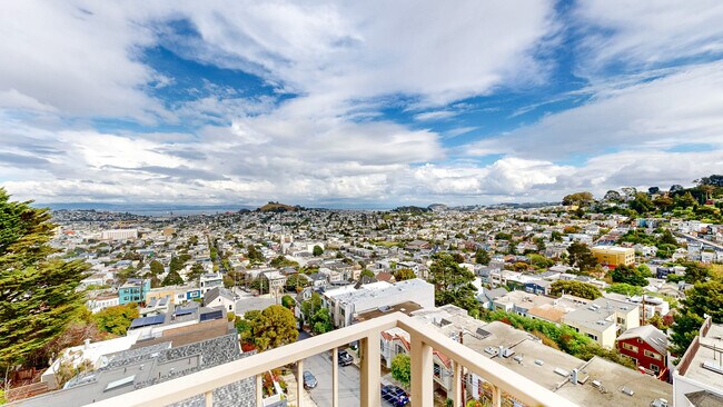 Building Photo - 2037 Castro St