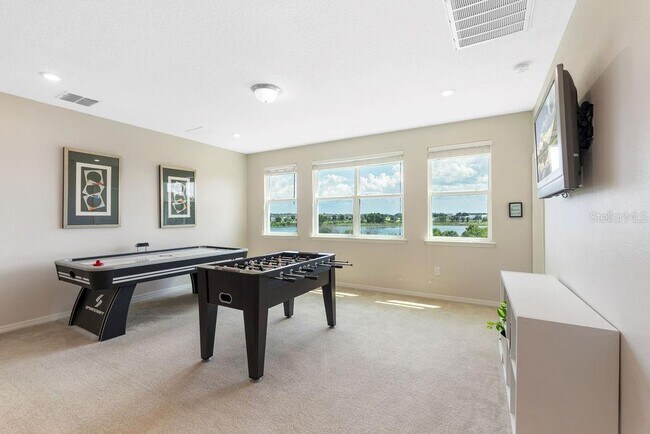 Building Photo - 9586 Meadow Hunt Way