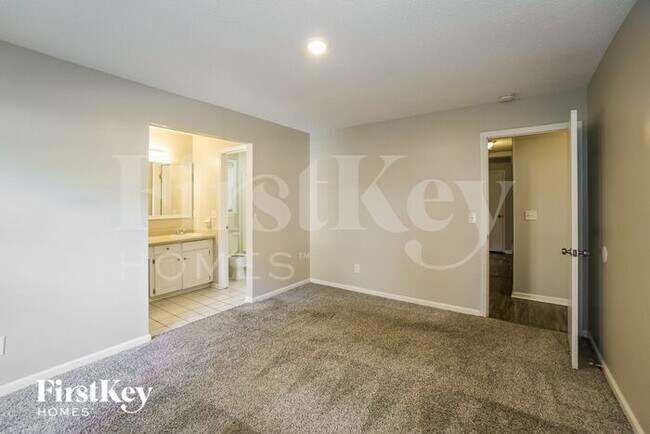 Building Photo - 104 Heron Ct