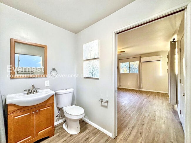 Building Photo - 6489 Rainbow Heights Rd