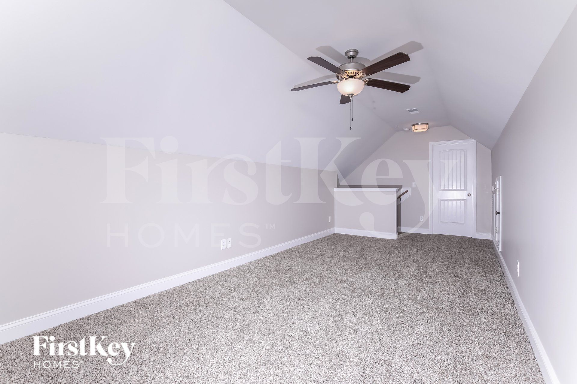 Building Photo - 499 Royal Oak Ln