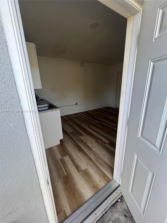 Building Photo - 410 Pennsylvania Ave