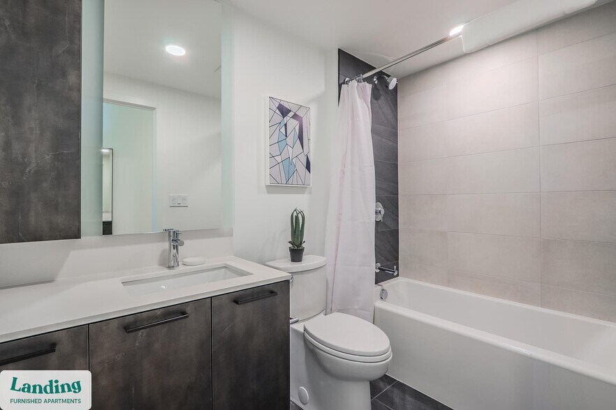 Building Photo - 632 Howard Rd SE