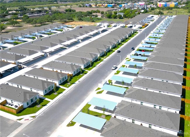 Building Photo - 25 Shavano Dr