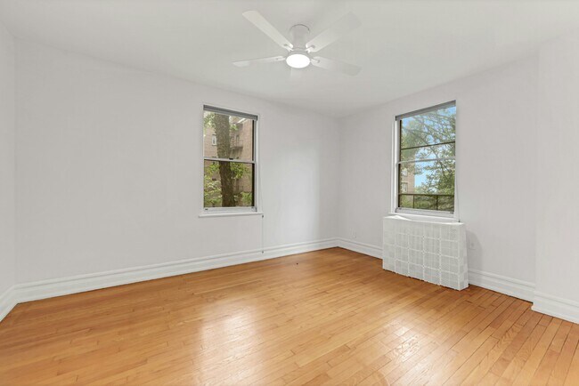 Building Photo - 100 E Palisade Ave