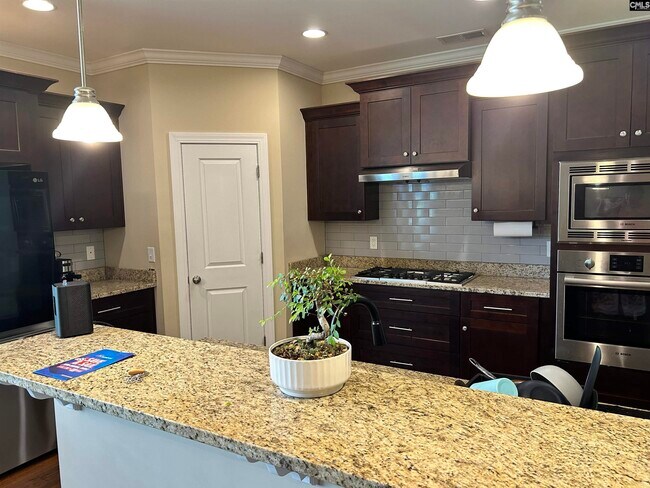 Building Photo - 105 High Bluff Ln