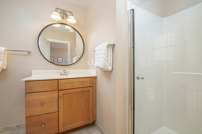 Building Photo - 106 Walnut St