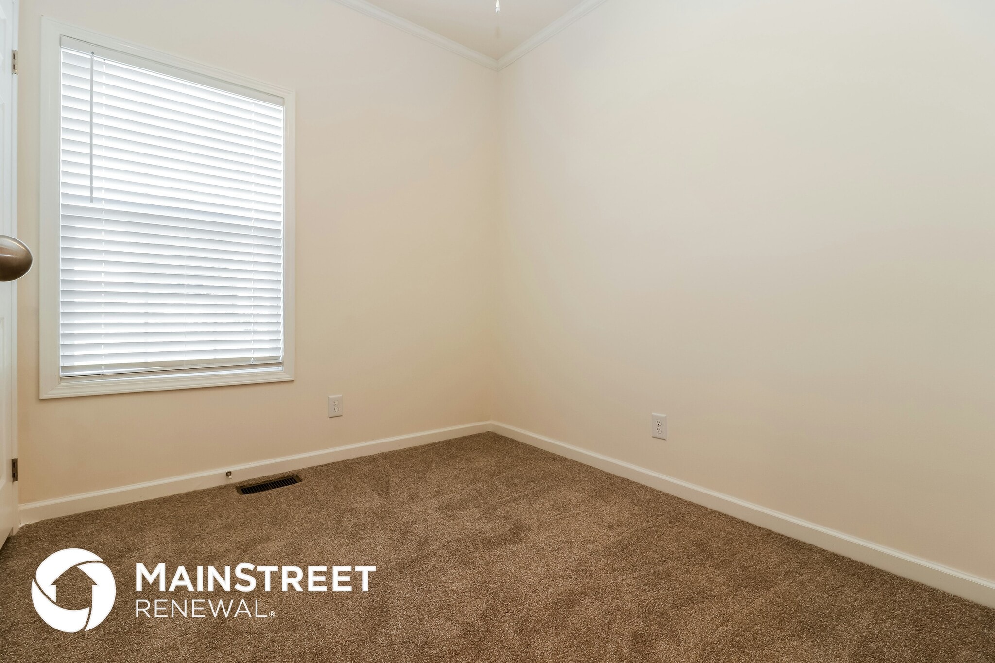 Building Photo - 1705 19th St S