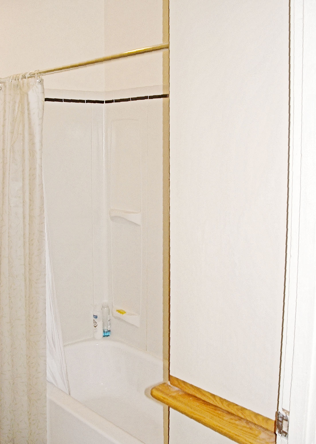 BATH - 5840 Alderson St
