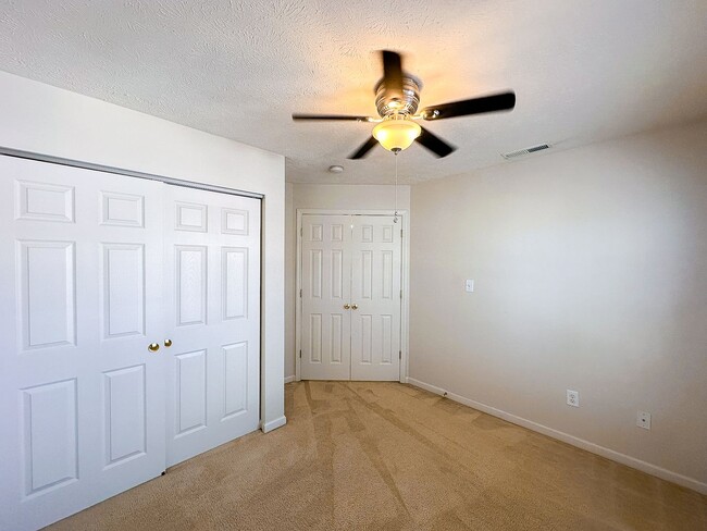 Building Photo - 4827 Flat Stone Pl