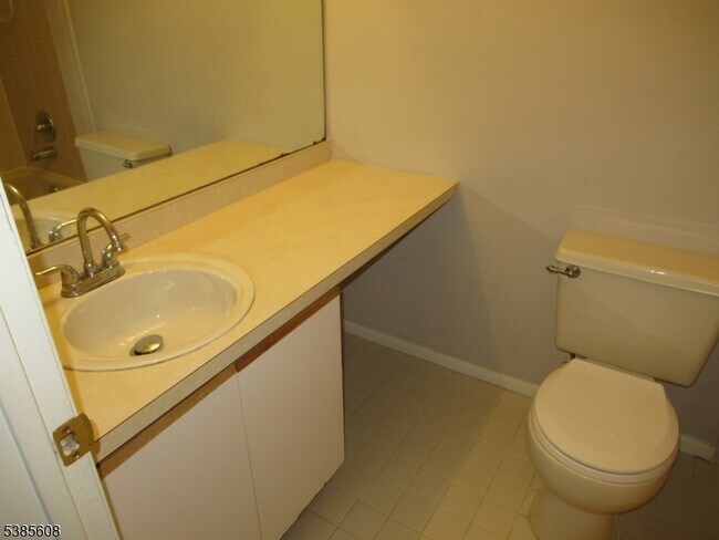 Building Photo - 133 Woods Edge Dr