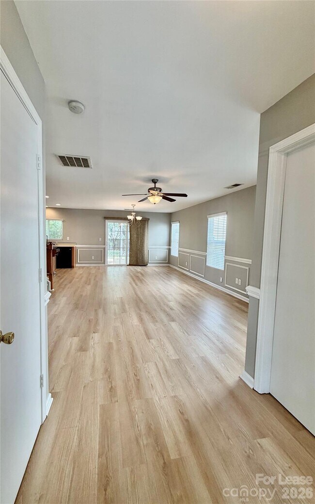 Building Photo - 551 Tribune Dr