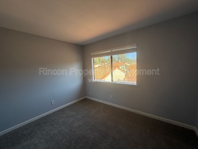 Building Photo - 2199 Olivewood Dr