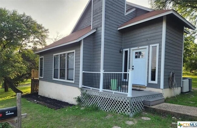Building Photo - 305 Forest Dr