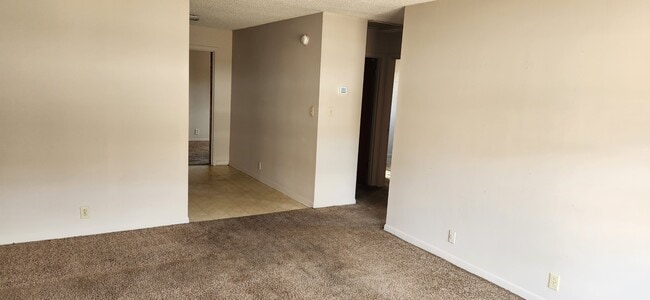 Building Photo - 235 Mimosa Dr