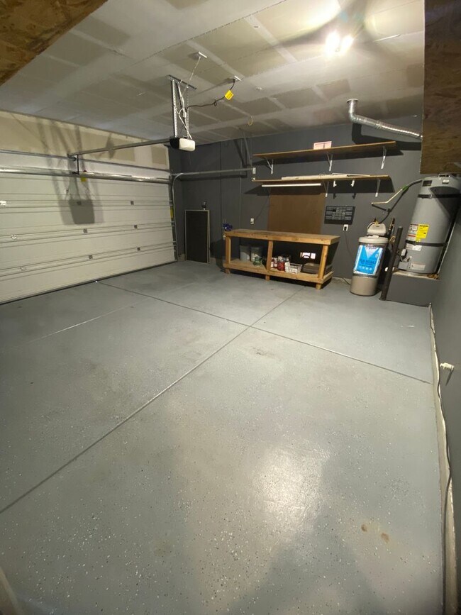 Building Photo - AMERICANA Property Mgmt - Beautiful 4 beds...