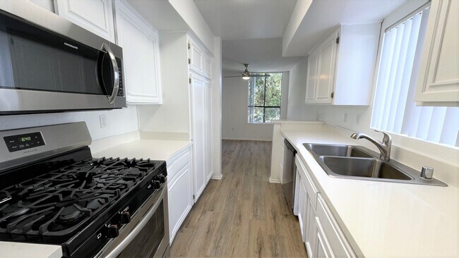 Building Photo - 5300 Kester