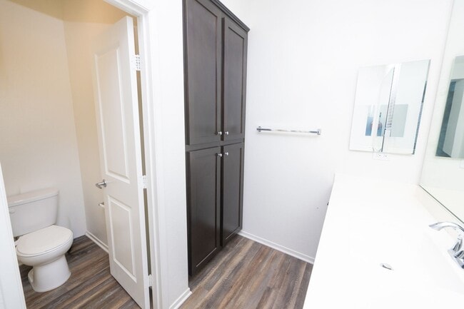 Building Photo - Amazing 3 Bedroom Condo available now! Totally loaded unit, schedule a tour today!