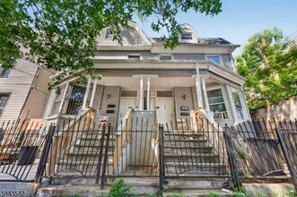 Building Photo - 439 7th Ave