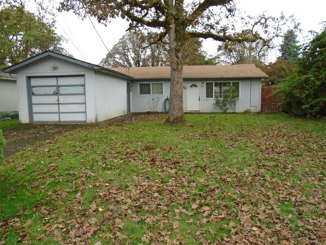 Building Photo - 975 N 4th St