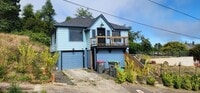 Building Photo - A Beautiful Home with Great Views!
