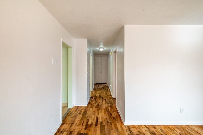 Building Photo - Charming, Newly-Renovated 3 Bed, 1.5 Bath ...