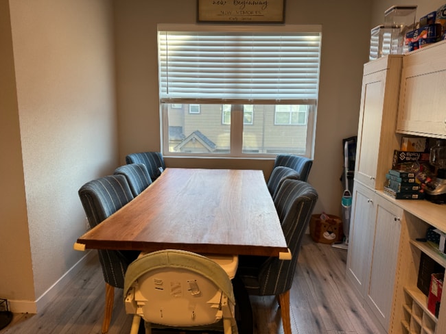 Building Photo - 162 SW Howard Pl N