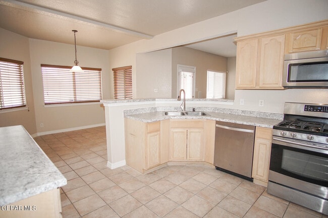 Building Photo - 13717 Paseo De Fe Cir