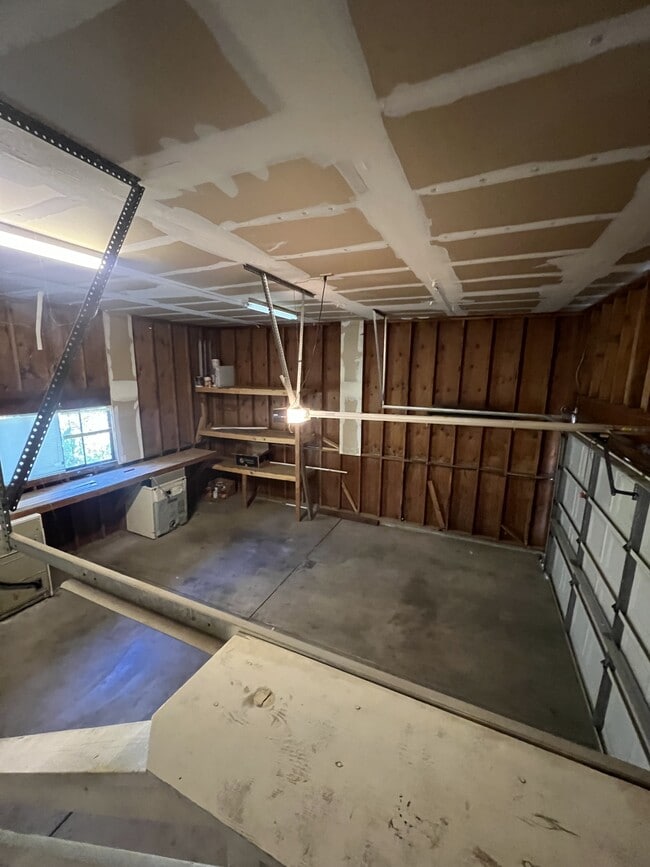Building Photo - 17909 Huckleberry Dr