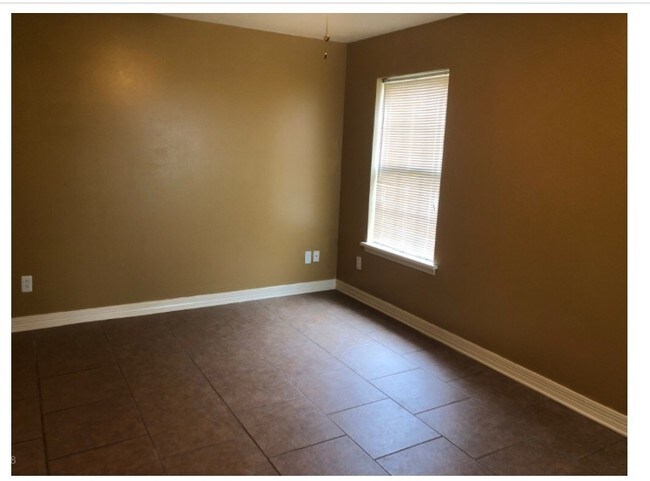 Master bedroom - 11 x 15 - 2887 W Barnett Springs Ave