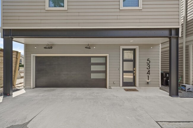 Building Photo - 5341 Larkin St