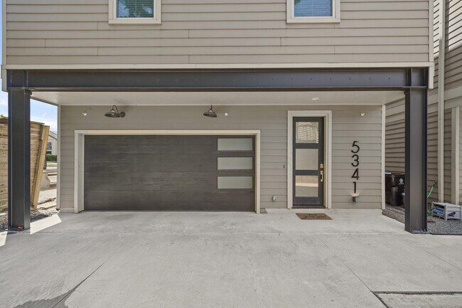 Building Photo - 5343 Larkin St