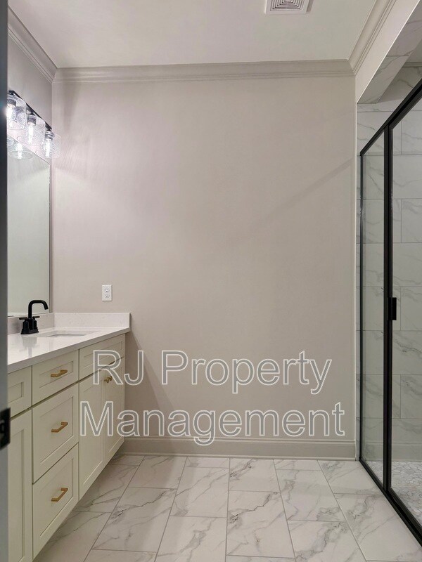 Building Photo - 924 Aldwick Dr