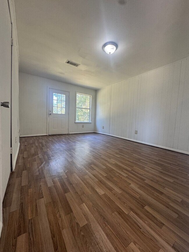 Building Photo - 3055 Alta Rd