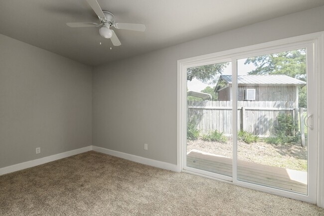 Building Photo - 314 Short St