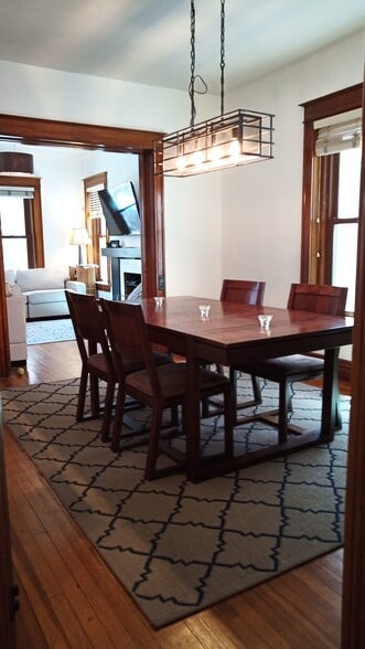 Building Photo - 2415 N Vine St