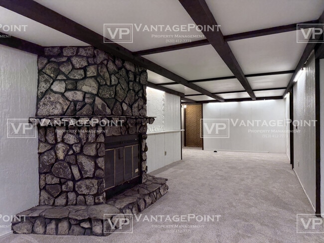 Building Photo - 1603 St Robert Dr