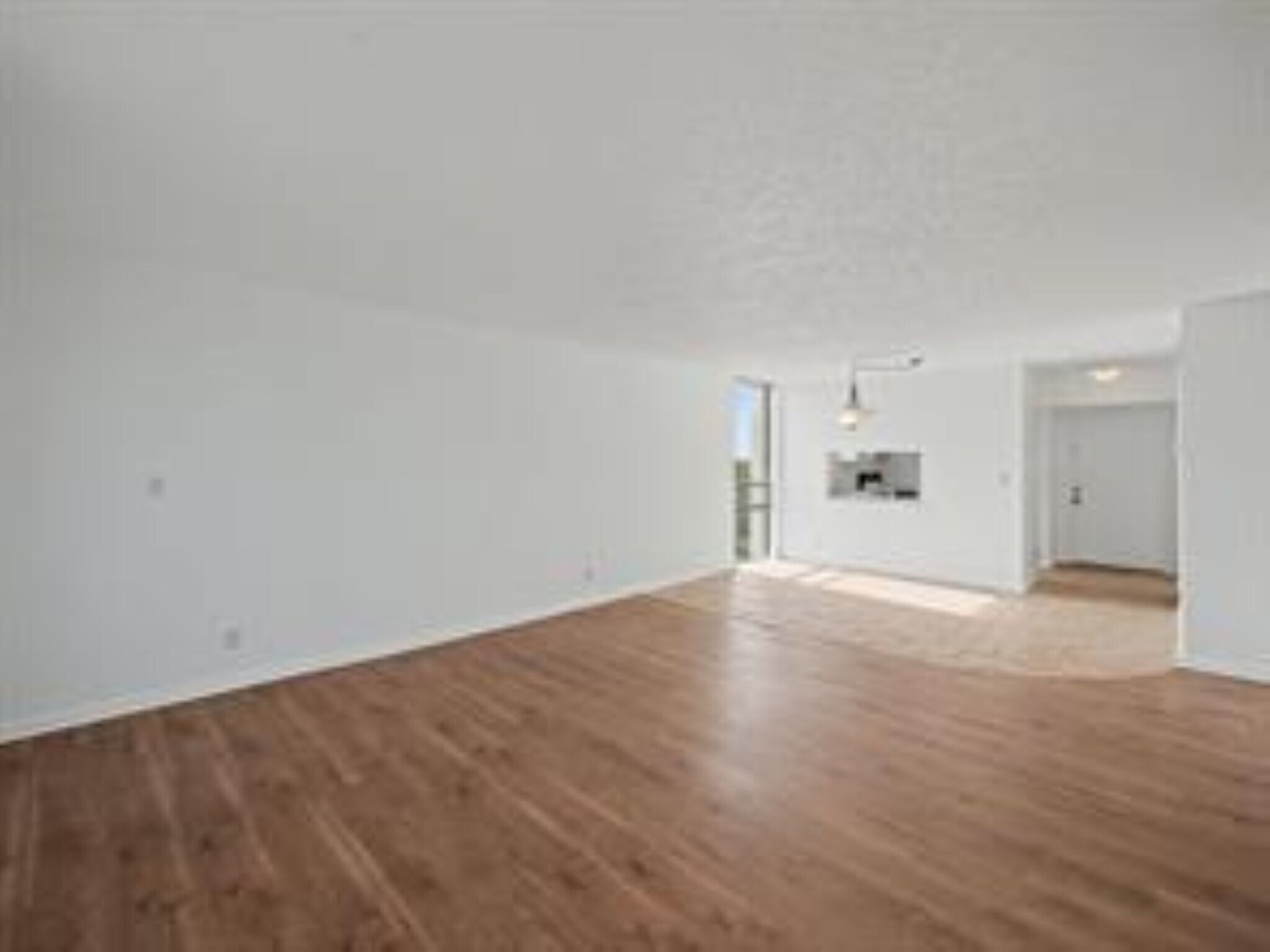 Building Photo - 4800 Bayview Dr