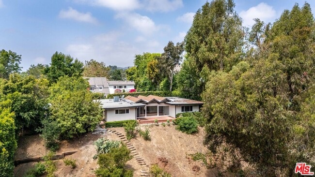 Building Photo - 656 N Bonhill Rd