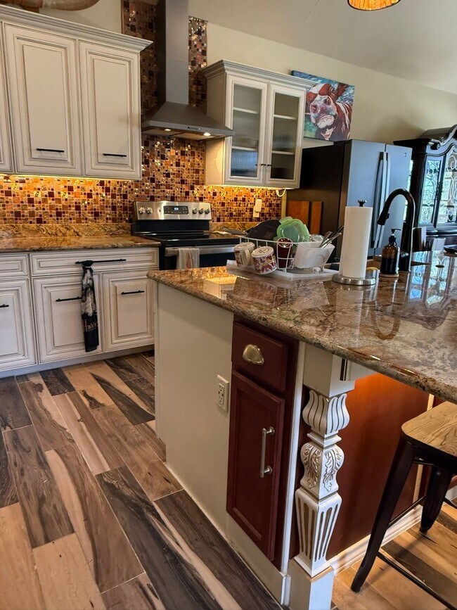 Building Photo - 2403 Bottoms East Rd