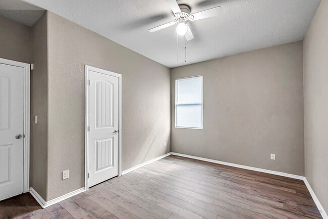 Building Photo - 5 Brooks Ranch Rd