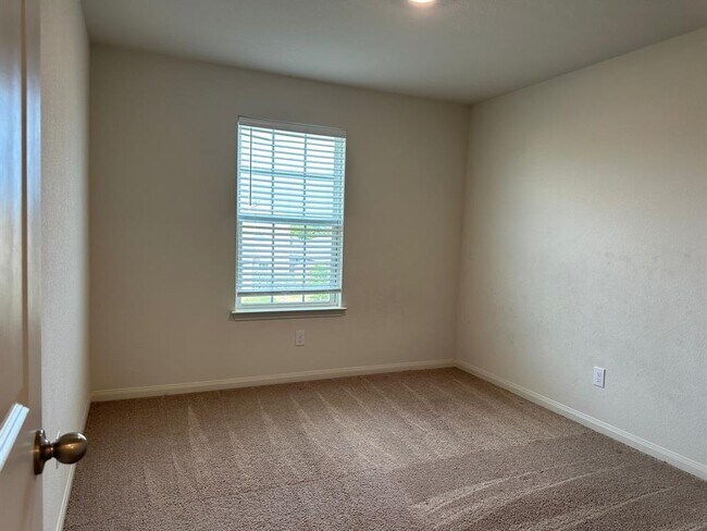 Building Photo - 225 Allington Cir