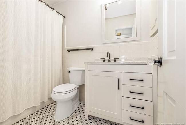 Building Photo - 325 Northview Dr