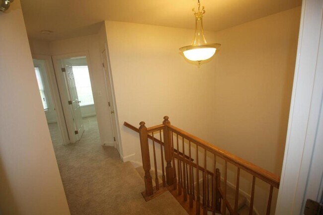 Building Photo - 4555 Fair Valley Dr