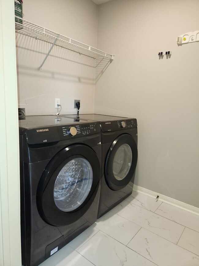 Building Photo - 3907 Liberty Square Trail