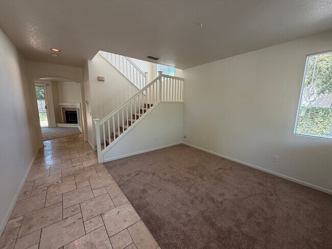 Building Photo - Large Corner Lot